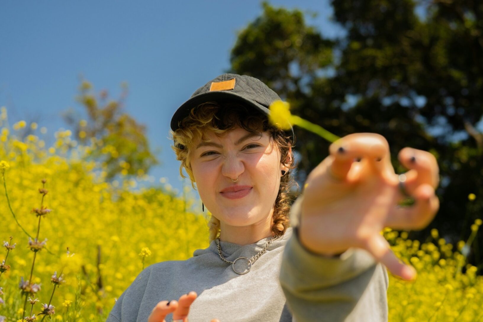 Autistic person outside hiki app 4 Dao OT33d Hc unsplash