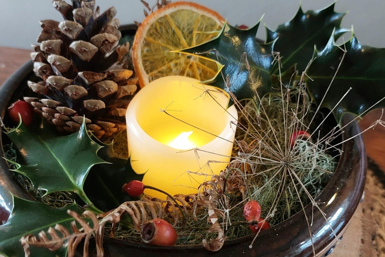 Candle wreath landscape web
