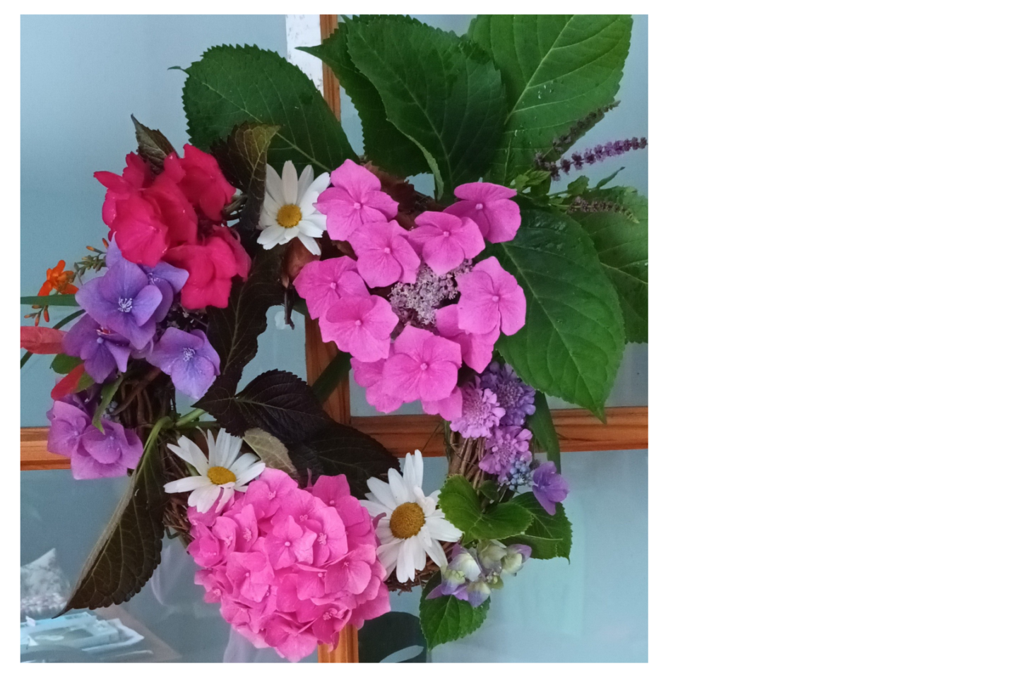Cut flower arrangement with border GC member 3